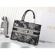 Christian Dior Shopping Bags